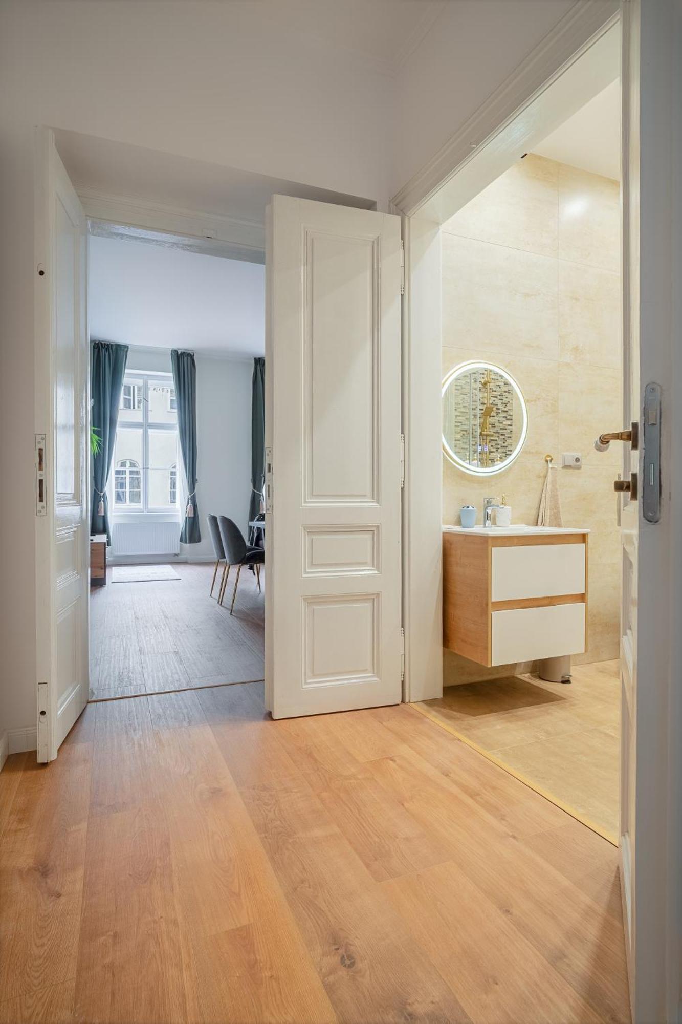 Prekrasny 2bdr Na Praze 1 Apartment