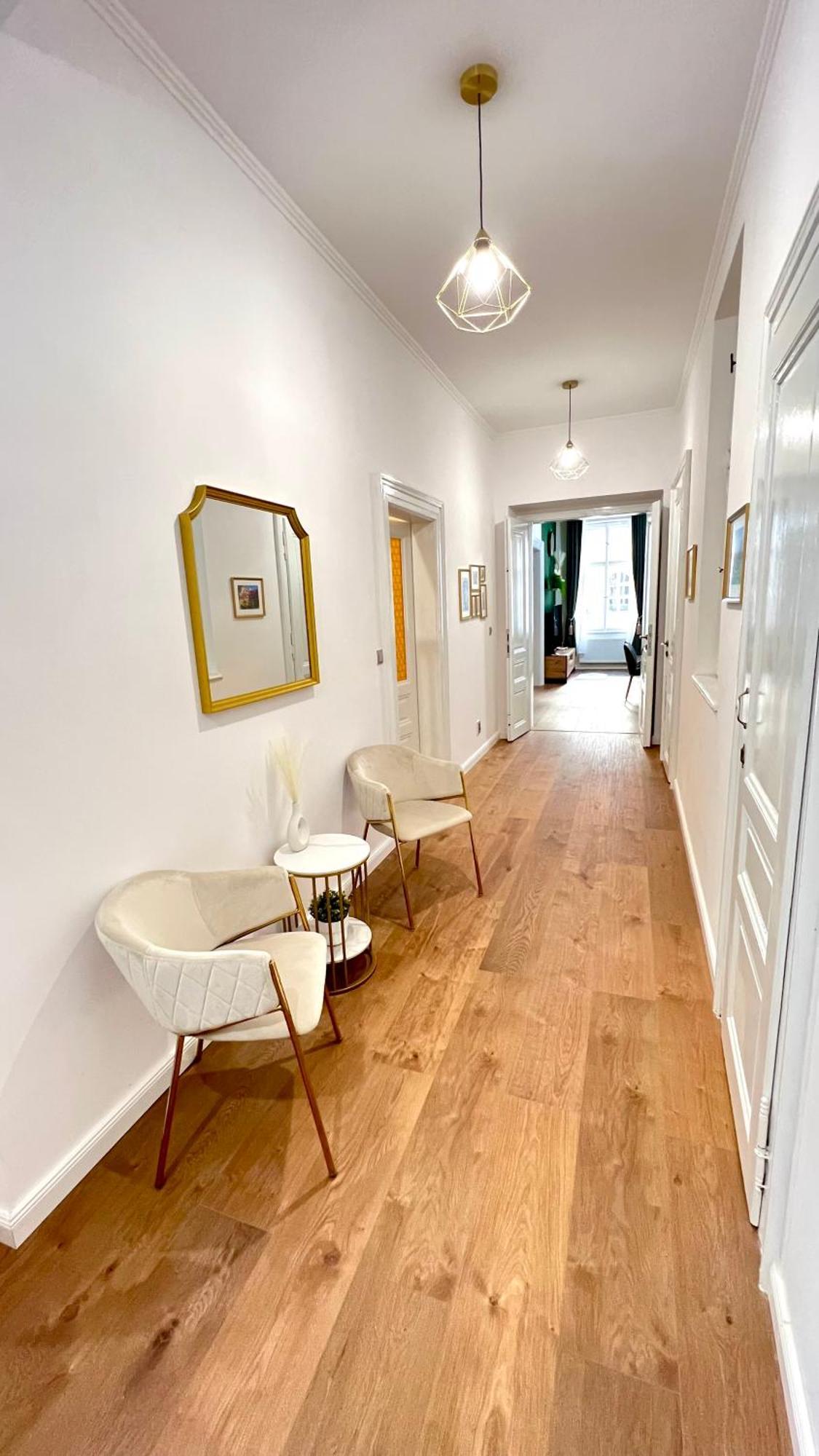 Prekrasny 2bdr Na Praze 1 Prague